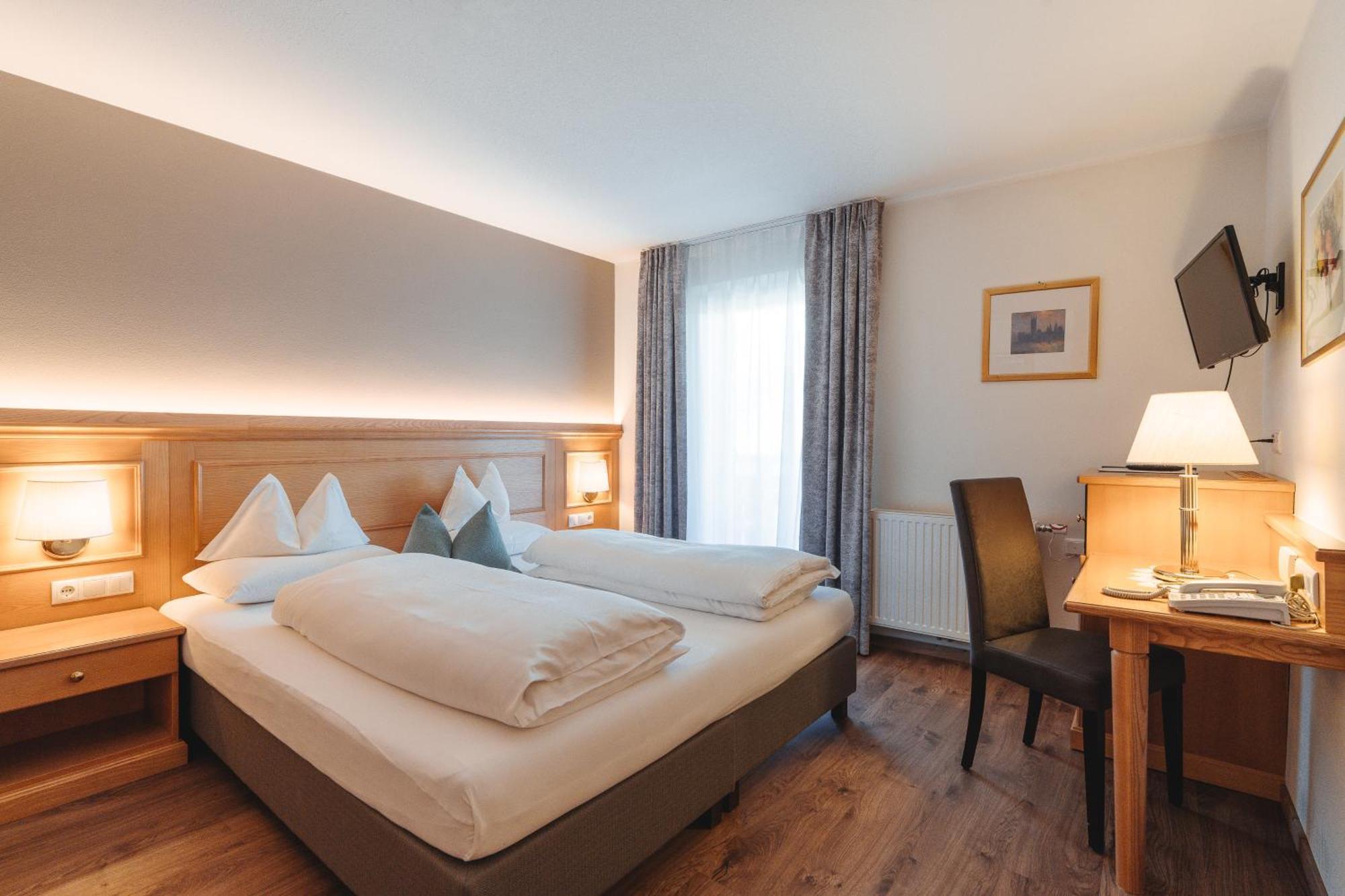 Hotel Reischach ブルーニコ エクステリア 写真
