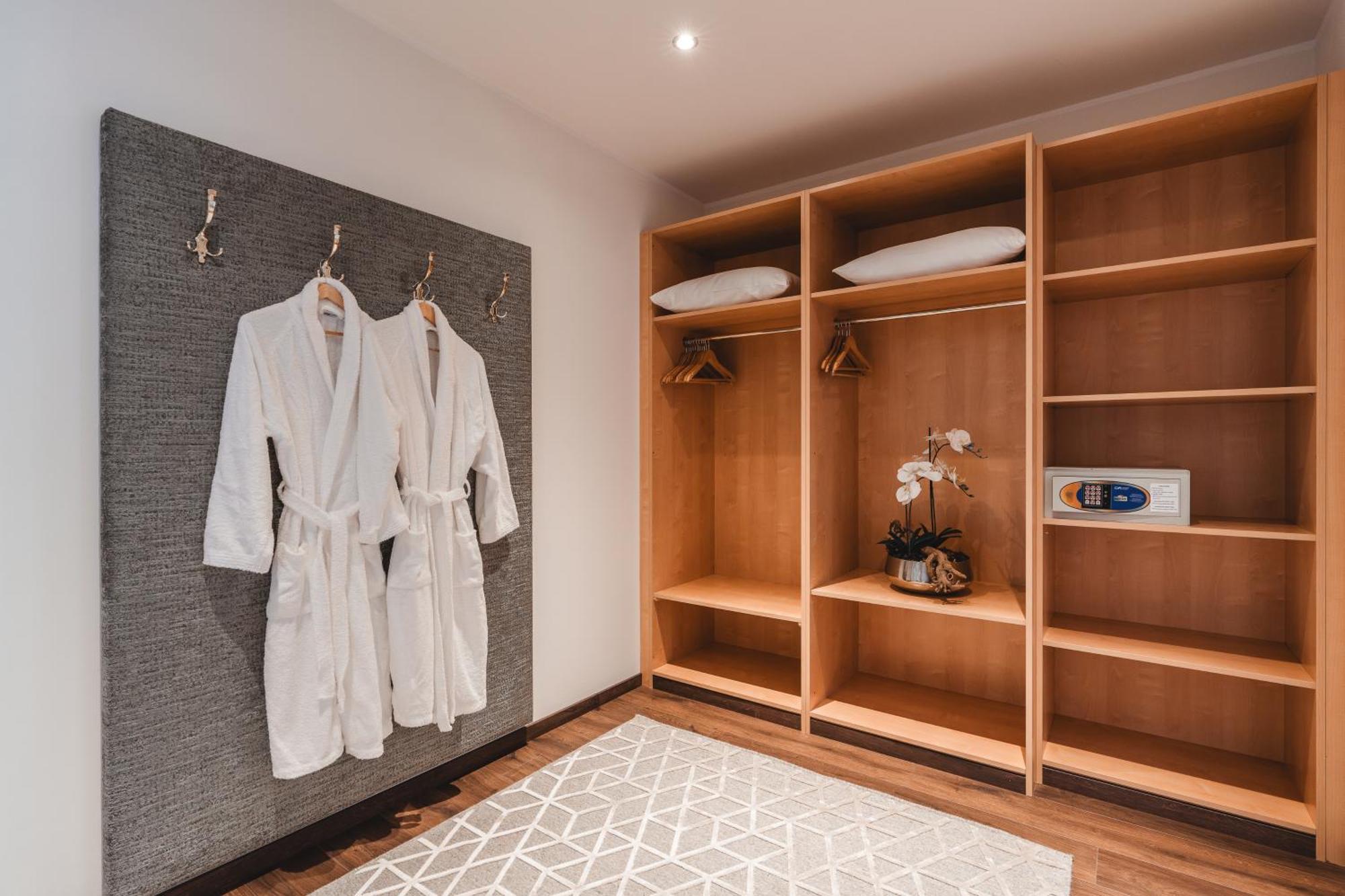 Hotel Reischach ブルーニコ エクステリア 写真