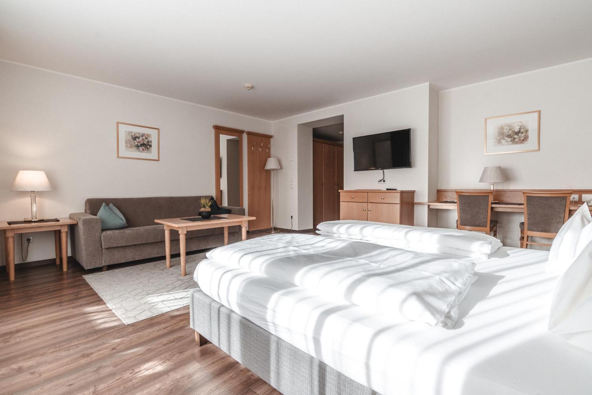 Hotel Reischach ブルーニコ エクステリア 写真