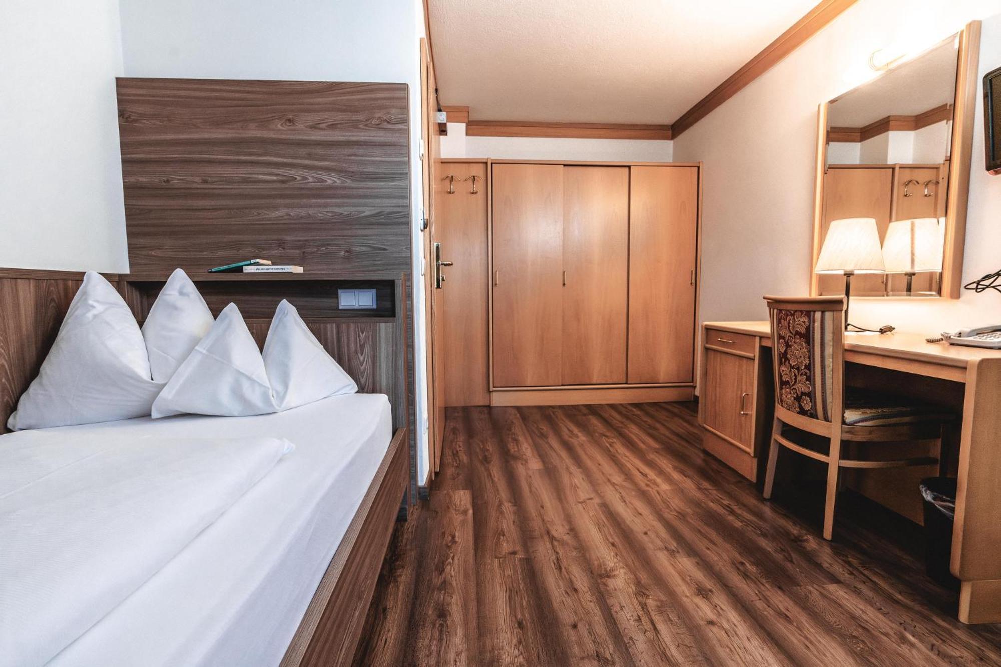 Hotel Reischach ブルーニコ エクステリア 写真