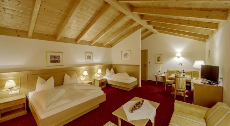 Hotel Reischach ブルーニコ エクステリア 写真